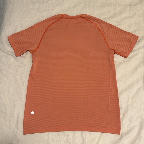 Lululemon Metal Vent Tech 2.0 Shirt Size S - Picture 2 of 2